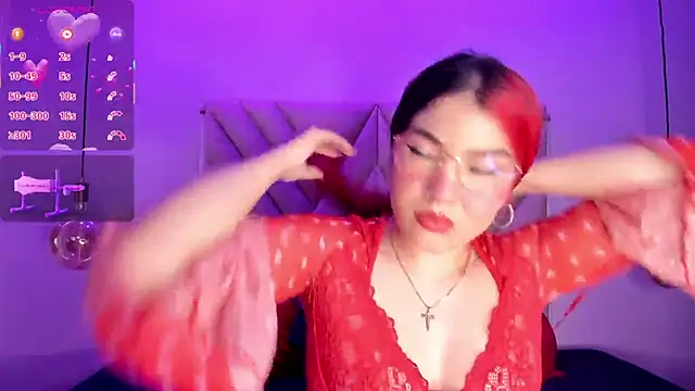 Snapshot of EmmaSwift_ chatting on October 2025 03:40:02 AM EmmaSwift online show from October 2025 03:40:02 AM