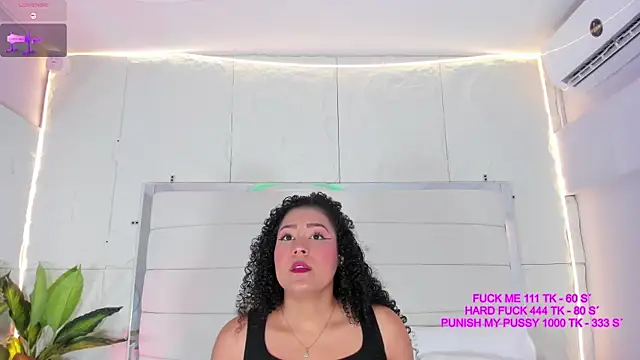 Ashleyy23x online show from February 2026 07:37:01 PM