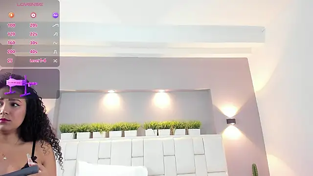 Ashleyy23x online show from October 2025 08:00:01 PM