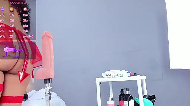 Ashleyy23x online show from October 2025 07:44:02 PM