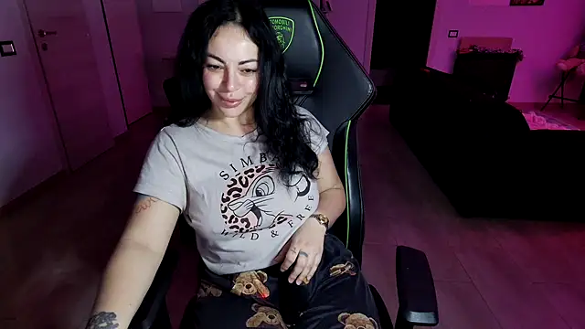 Snapshot of Chloe_Ricci chatting on March 2025 05:11:02 AM Chloe Ricci online show from March 2025 05:11:02 AM