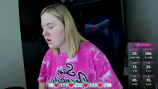 Olivia Munk online show from April 2026 03:55:01 AM