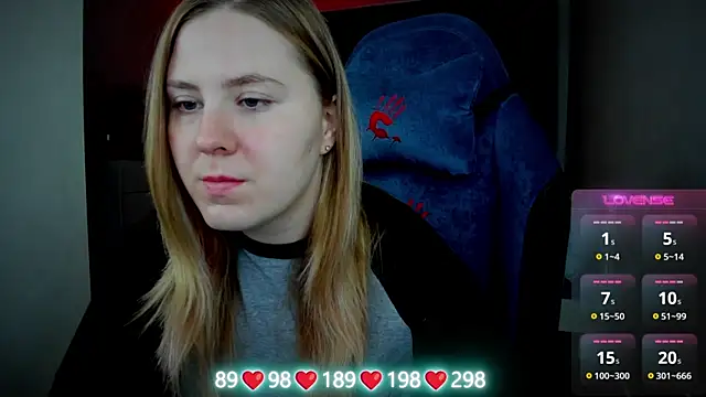 Olivia Munk online show from November 2025 04:08:01 AM