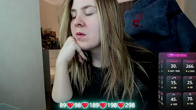 Snapshot of Olivia_Munk chatting on January 2026 03:54:02 AM Olivia Munk online show from January 2026 03:54:02 AM