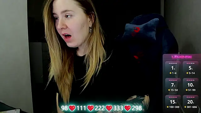 Olivia Munk online show from March 2026 04:01:02 AM