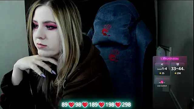 Olivia Munk online show from December 2025 04:55:01 AM