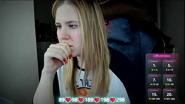 Olivia Munk online show from November 2025 04:00:02 AM