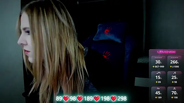 Olivia Munk online show from October 2025 04:35:01 AM