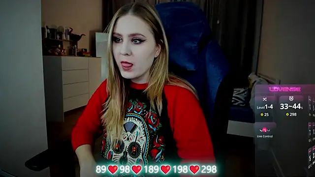 Olivia Munk online show from October 2025 04:22:02 AM