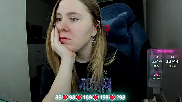 Snapshot of Olivia_Munk chatting on February 2026 03:46:01 AM Olivia Munk online show from February 2026 03:46:01 AM