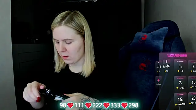 Olivia Munk online show from April 2026 06:37:02 AM