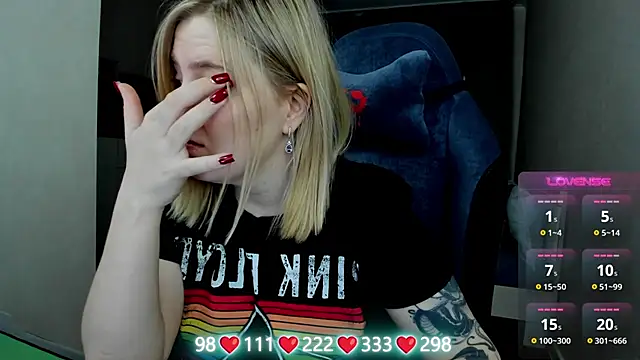 Olivia Munk online show from April 2026 03:52:02 AM