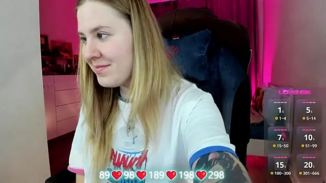 Snapshot of Olivia_Munk chatting on December 2025 04:01:01 AM Olivia Munk online show from December 2025 04:01:01 AM