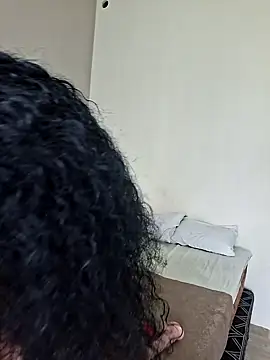 Kamdollie online show from December 2025 08:47:02 AM