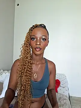 Kamdollie online show from November 2025 07:19:02 AM