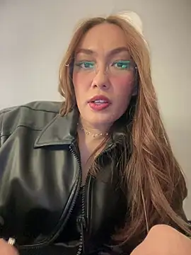 Snapshot of MichelleFerry_ chatting on January 2025 04:58:02 AM MichelleFerry online show from January 2025 04:58:02 AM