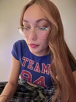 Snapshot of MichelleFerry_ chatting on February 2025 03:06:01 AM MichelleFerry online show from February 2025 03:06:01 AM