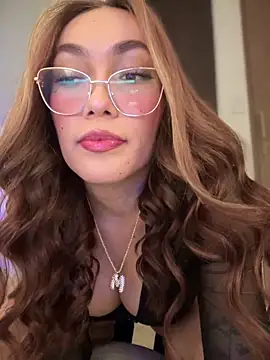 Snapshot of MichelleFerry_ chatting on February 2025 05:18:01 AM MichelleFerry online show from February 2025 05:18:01 AM