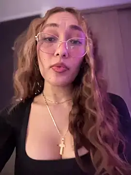 Snapshot of MichelleFerry_ chatting on March 2025 01:38:02 AM MichelleFerry online show from March 2025 01:38:02 AM