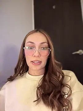 Snapshot of MichelleFerry_ chatting on January 2025 03:00:01 AM MichelleFerry online show from January 2025 03:00:01 AM