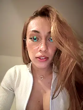 Snapshot of MichelleFerry_ chatting on September 2025 02:23:01 AM MichelleFerry online show from September 2025 02:23:01 AM