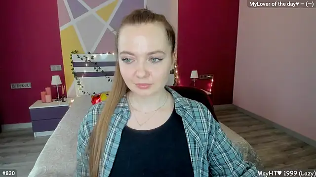 Snapshot of LizaGost chatting on May 2026 11:42:02 AM LizaGost online show from May 2026 11:42:02 AM
