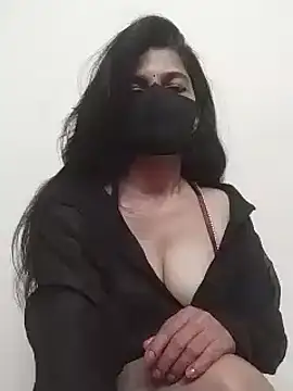 Snapshot of Shuttii_25 chatting on February 2025 05:57:01 PM Shuttii 25 online show from February 2025 05:57:01 PM