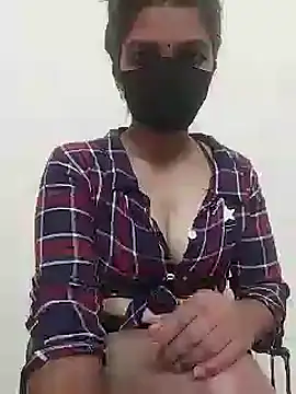 Snapshot of Shuttii_25 chatting on February 2025 06:19:02 PM Shuttii 25 online show from February 2025 06:19:02 PM