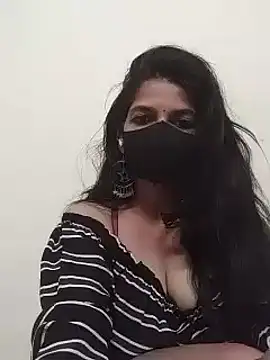 Snapshot of Shuttii_25 chatting on March 2025 08:34:01 AM Shuttii 25 online show from March 2025 08:34:01 AM