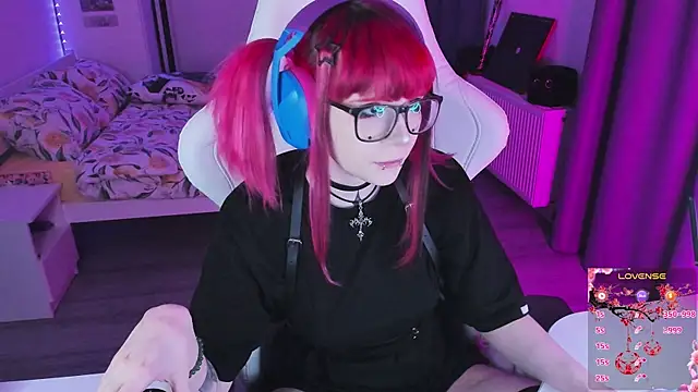 Snapshot of Yumi_Youkai chatting on December 2025 10:37:02 PM Yumi Youkai online show from December 2025 10:37:02 PM