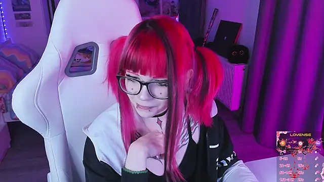 Snapshot of Yumi_Youkai chatting on November 2025 08:24:01 PM Yumi Youkai online show from November 2025 08:24:01 PM