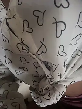 Snapshot of PARI_Hun chatting on February 2026 06:53:02 PM PARI Hun online show from February 2026 06:53:02 PM