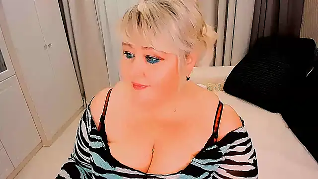 BIGTITSBBW online show from November 2025 06:45:02 PM