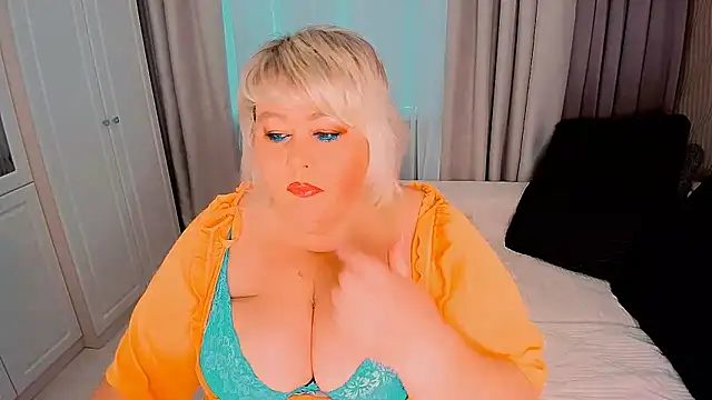 BIGTITSBBW online show from September 2025 01:21:01 PM