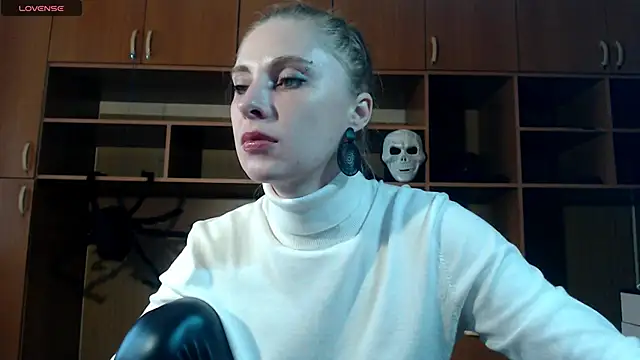 Snapshot of Aqualen chatting on November 2025 10:41:02 AM Aqualen online show from November 2025 10:41:02 AM