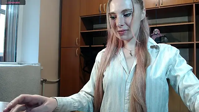 Snapshot of Aqualen chatting on October 2025 08:04:01 AM Aqualen online show from October 2025 08:04:01 AM