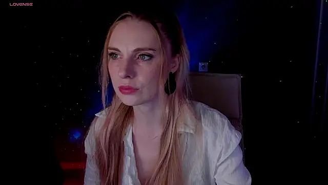 Snapshot of Aqualen chatting on November 2025 12:39:01 PM Aqualen online show from November 2025 12:39:01 PM