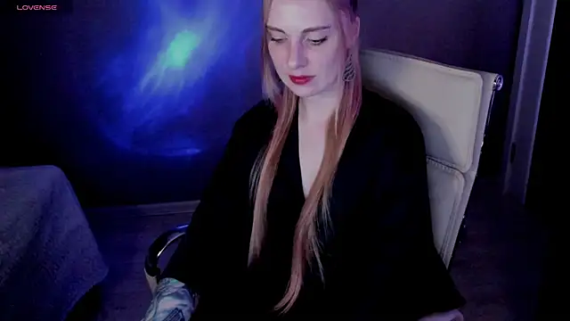 Snapshot of Aqualen chatting on November 2025 07:19:01 PM Aqualen online show from November 2025 07:19:01 PM