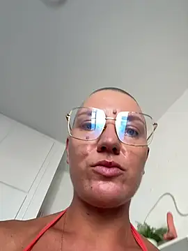 PaulinaSchubert1 online show from June 2026 01:17:01 PM