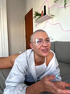 PaulinaSchubert1 online show from December 2025 01:23:01 PM