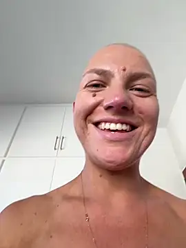 PaulinaSchubert1 online show from April 2026 12:41:01 PM