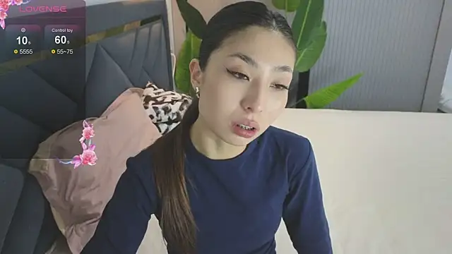 TrishaRey online show from November 2025 05:18:02 AM