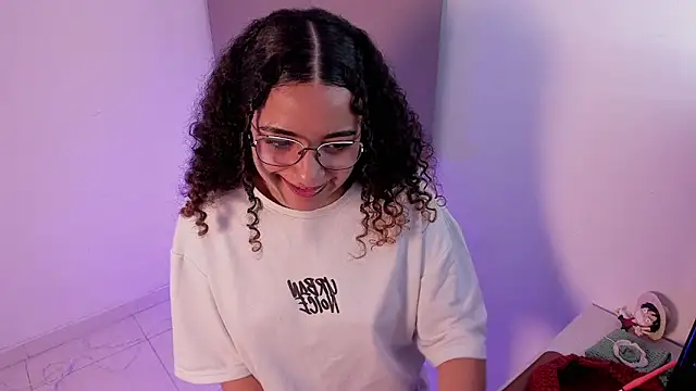 DAHLIA BROWNIE online show from March 2025 04:49:02 AM