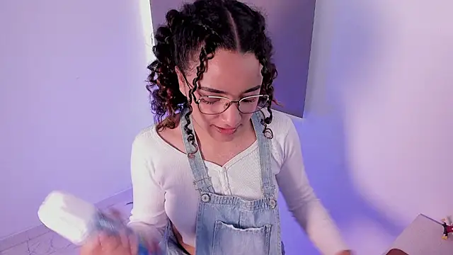 DAHLIA BROWNIE online show from March 2025 07:55:02 PM