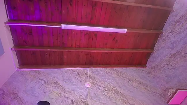 jones maddy  online show from November 2025 11:58:02 AM