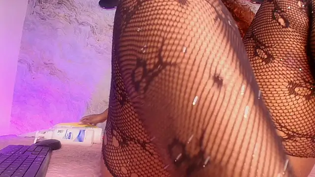 jones maddy  online show from October 2025 11:55:01 AM