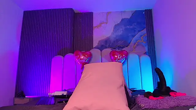 jones maddy  online show from February 2026 12:02:02 PM