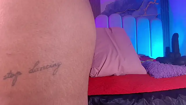 jones maddy  online show from February 2026 11:54:01 AM