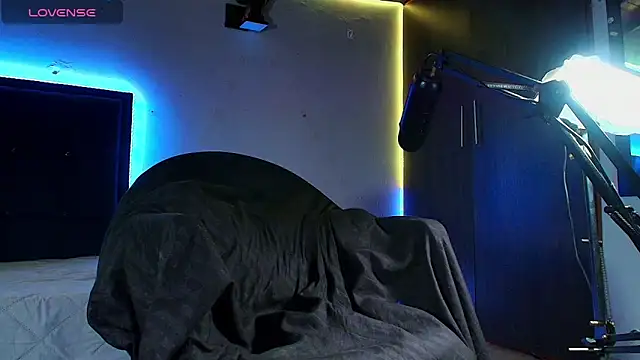 kuzzcoo online show from March 2026 11:40:02 PM