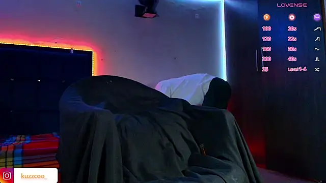 kuzzcoo online show from February 2026 11:35:01 PM